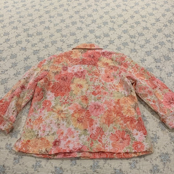 Rebecca Malone Women’s Jacket Size M Like NEW 3/4 Sleeve Pastel colors Button up - Picture 7 of 8
